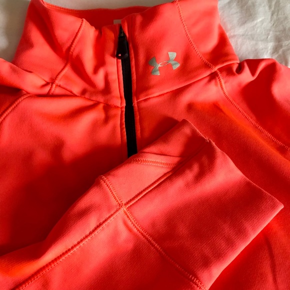 Under Armour Pullover - Picture 6 of 13